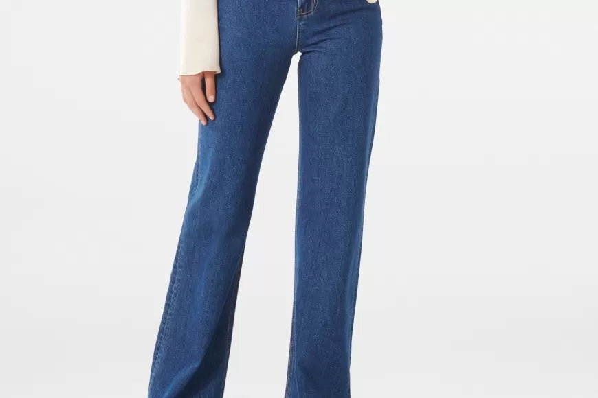 Up to 40% Off on Jeans and Jeggings for Women's at AJIO