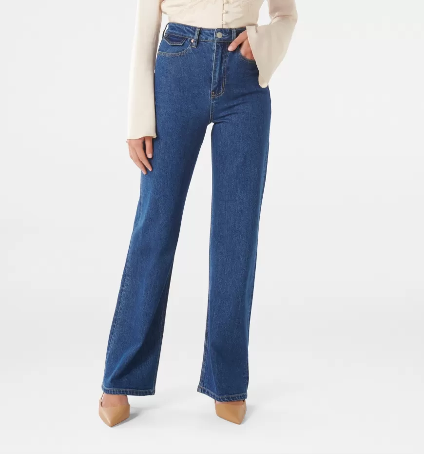 Up to 40% Off on Jeans and Jeggings for Women's at AJIO