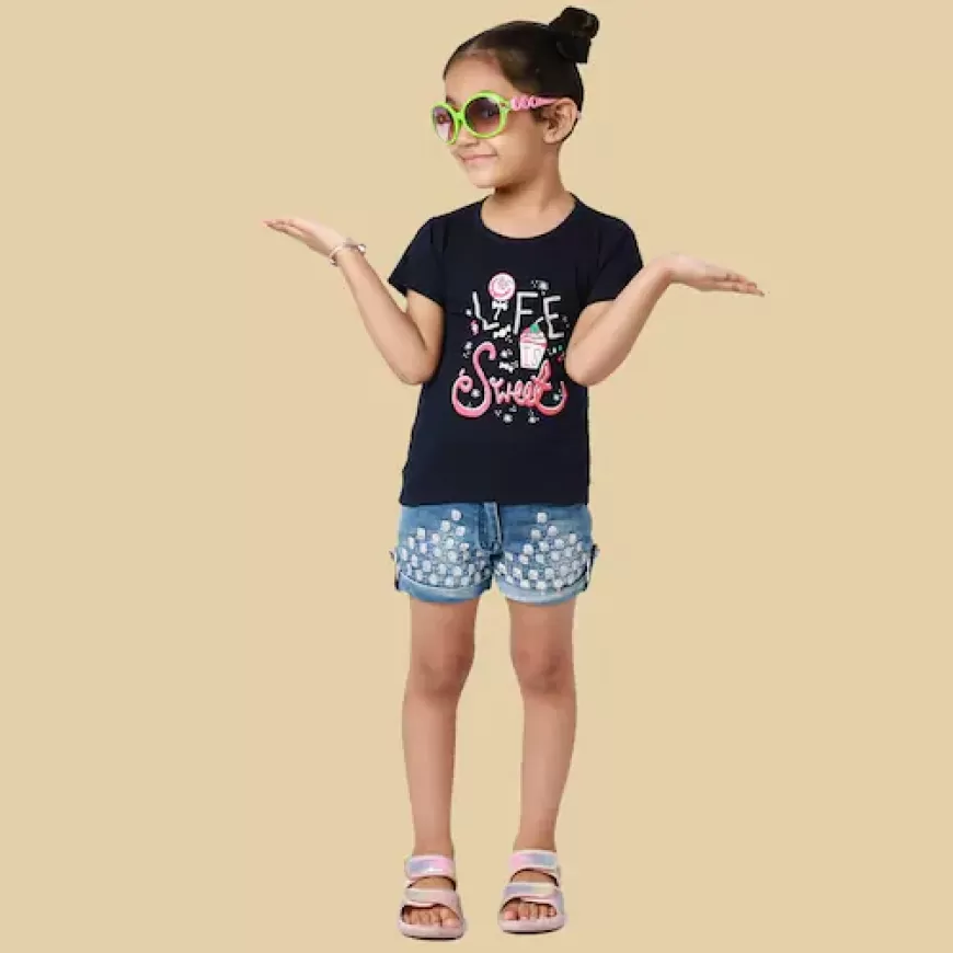 Up to 40% off on Children's Wear at FirstCry