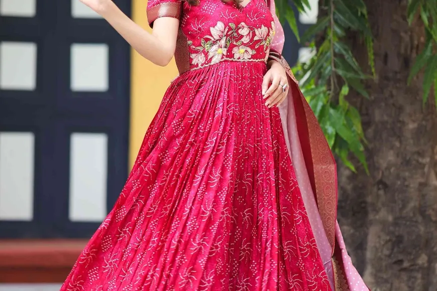 Up to 77% Off on Women's Ethnic Wear