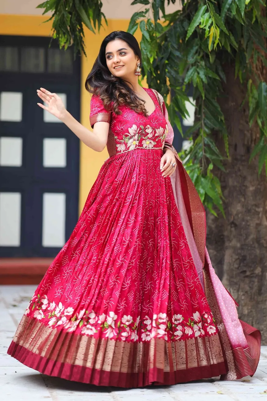 Up to 77% Off on Women's Ethnic Wear