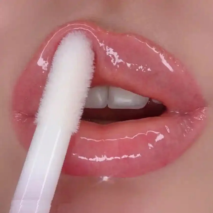 Up to 40% off on Lip Gloss | Shop now on Tira Beauty