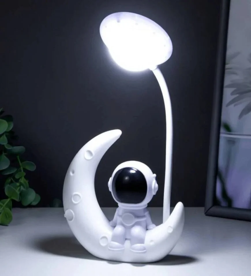 Astronaut LED Desk Lamp ₹299 Only – Pepperfry Offer