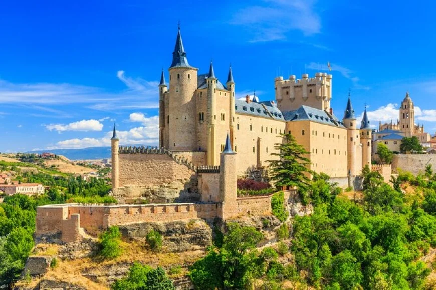 Best of Spain Tour – 10 Days @ ₹2.04L | FastTreck Travels