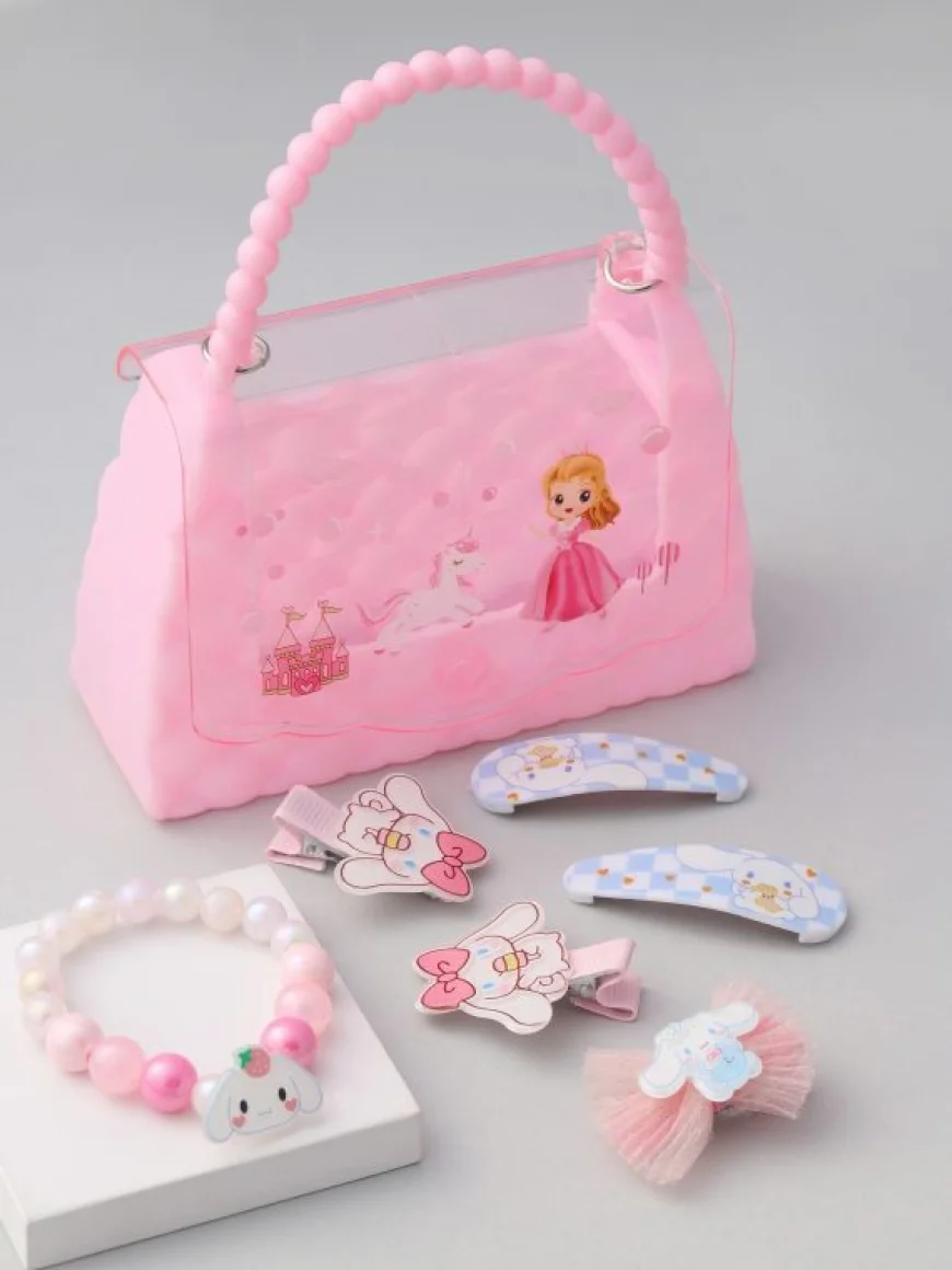 Up to 75% off on Girls' Fashion Accessories | Hopscotch Sale