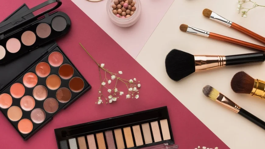 Makeup Kits on Meesho – 50% off | Best Deals on Cosmetics