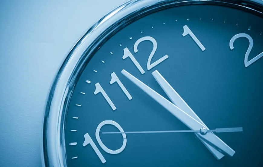Wall Clocks Starting at ₹299 | HomeCentre Deals 2025