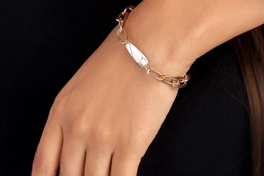 Golden Stone Bracelet Under ₹99 | The Chain Reaction | Everstylish
