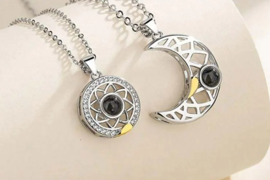 Couple Moon & Star Neckpiece – ₹190 | On Estailo