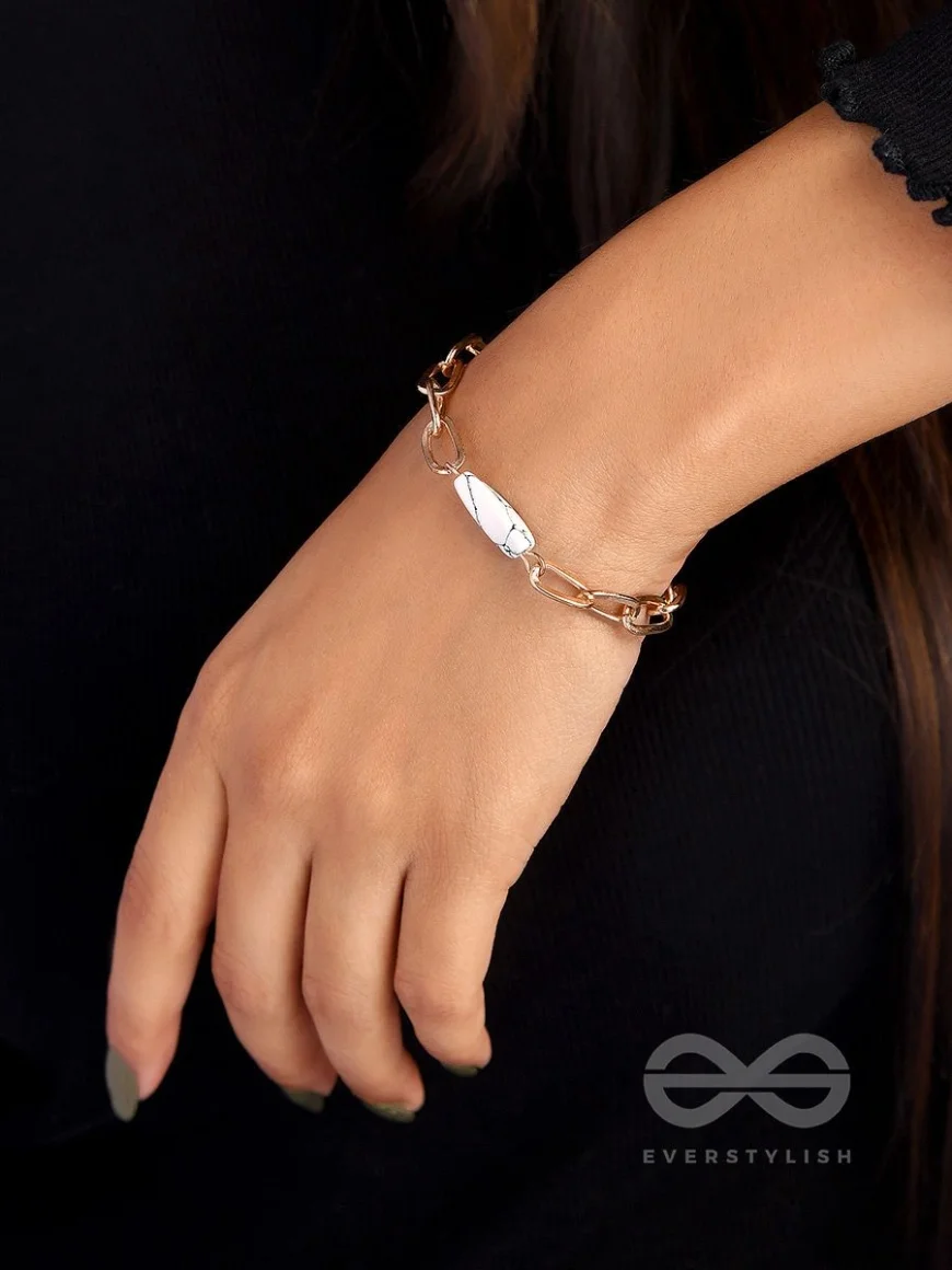 Golden Stone Bracelet Under ₹99 | The Chain Reaction | Everstylish