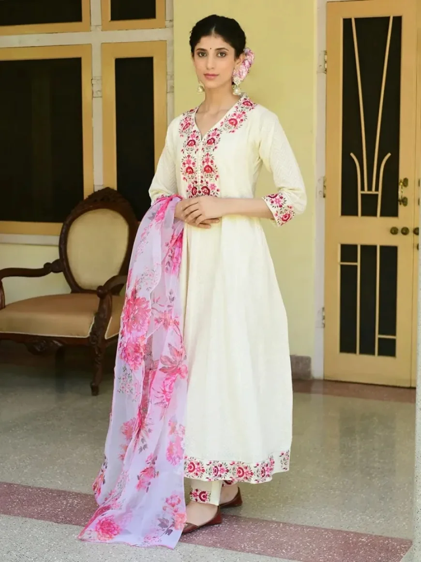 Celebrate Culture in Style – 60% Off Women’s Ethnic at Libas