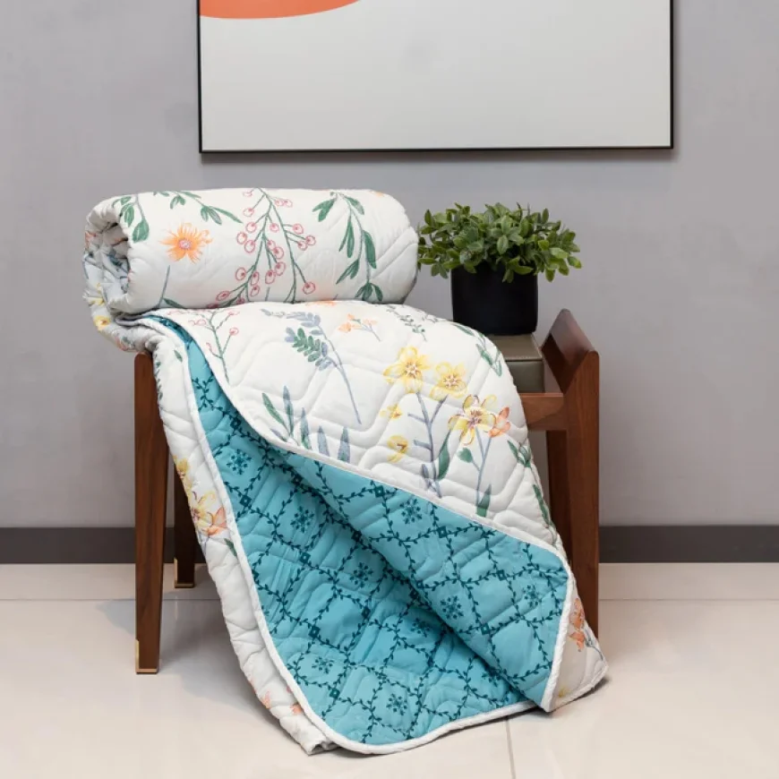 Mega Discount! 80% OFF on Cozy Blankets & Quilts – Exclusively on AJIO